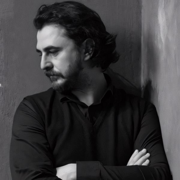 Lambros Papanikolatos